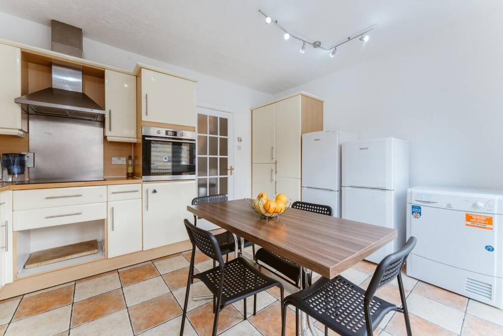 Comfortable Double Room For Your London Getaway Dış mekan fotoğraf