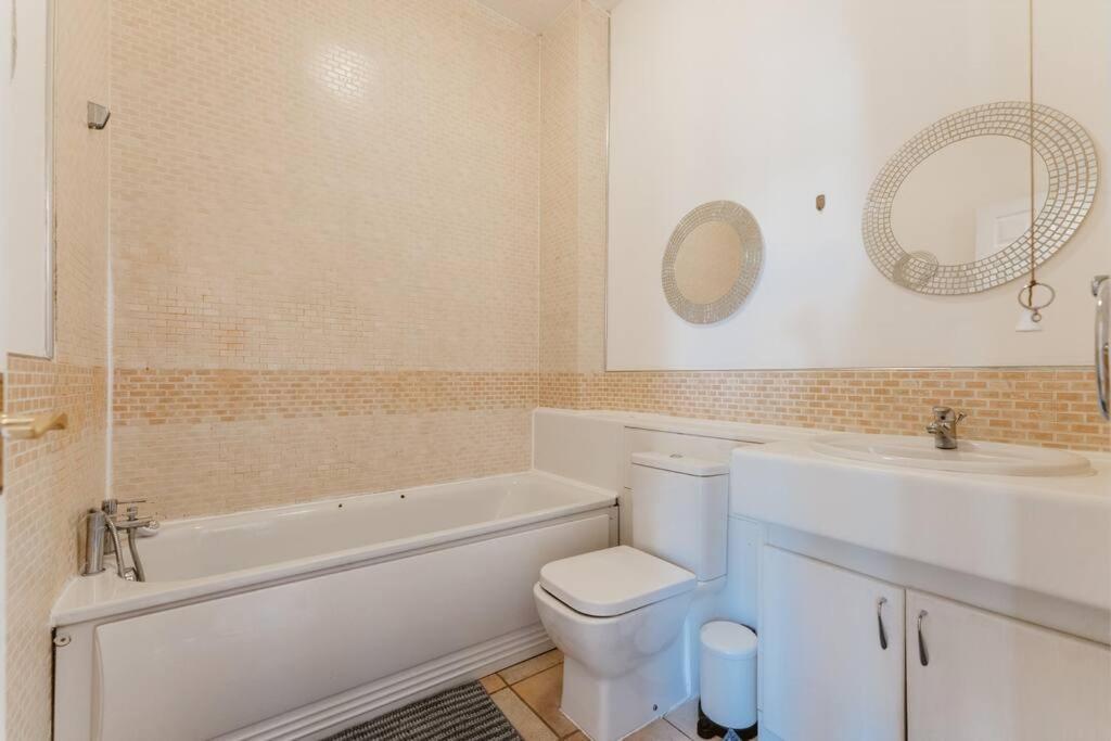 Comfortable Double Room For Your London Getaway Dış mekan fotoğraf